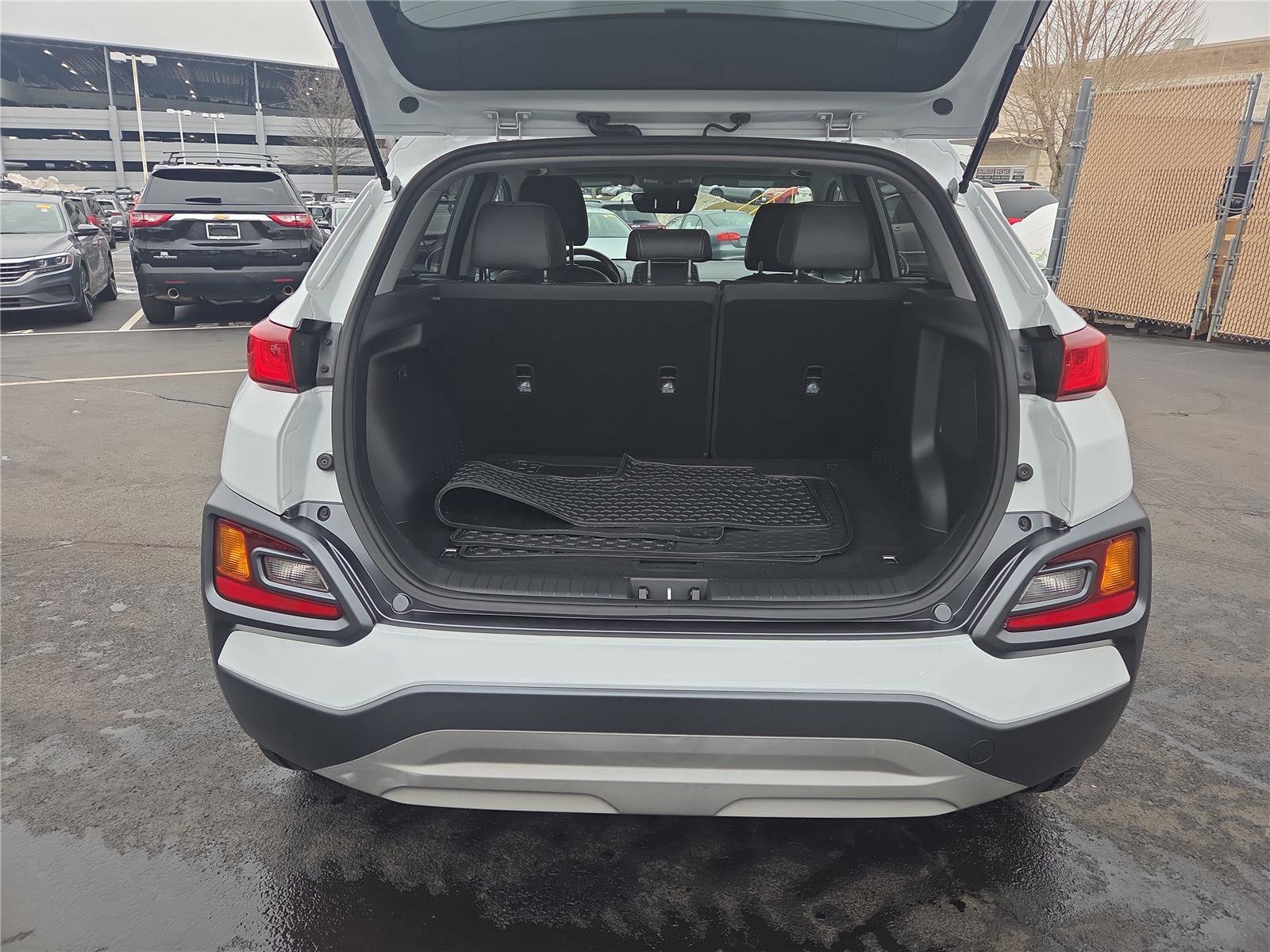 Used 2021 Hyundai Kona Limited w/ Cargo Package image 5