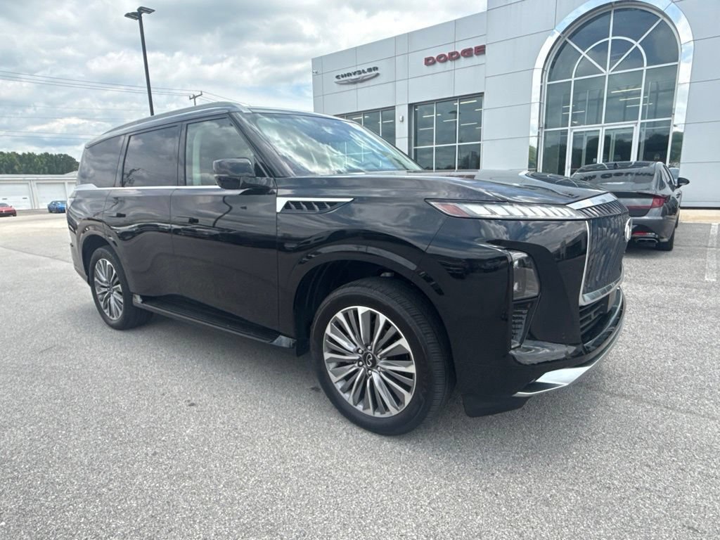 Used 2025 INFINITI QX80 Sensory AWD/4WD image 2
