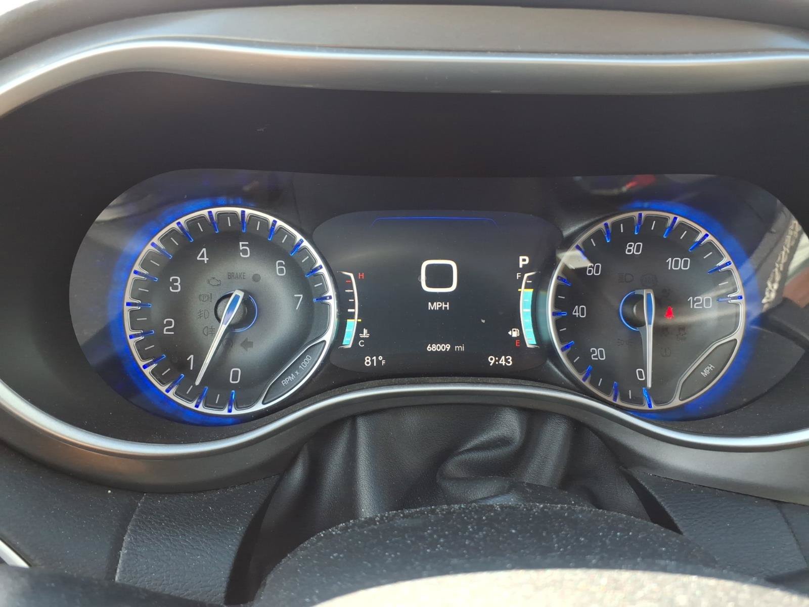 Used 2024 Chrysler Pacifica Touring-L FWD image 16