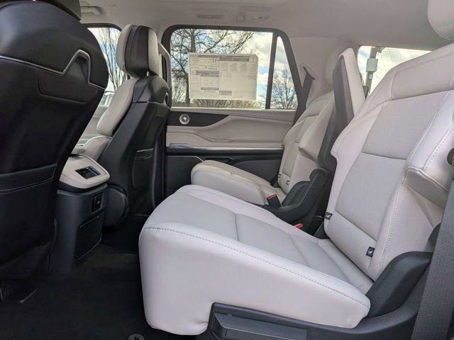 New 2026 Lincoln Navigator Reserve image 12