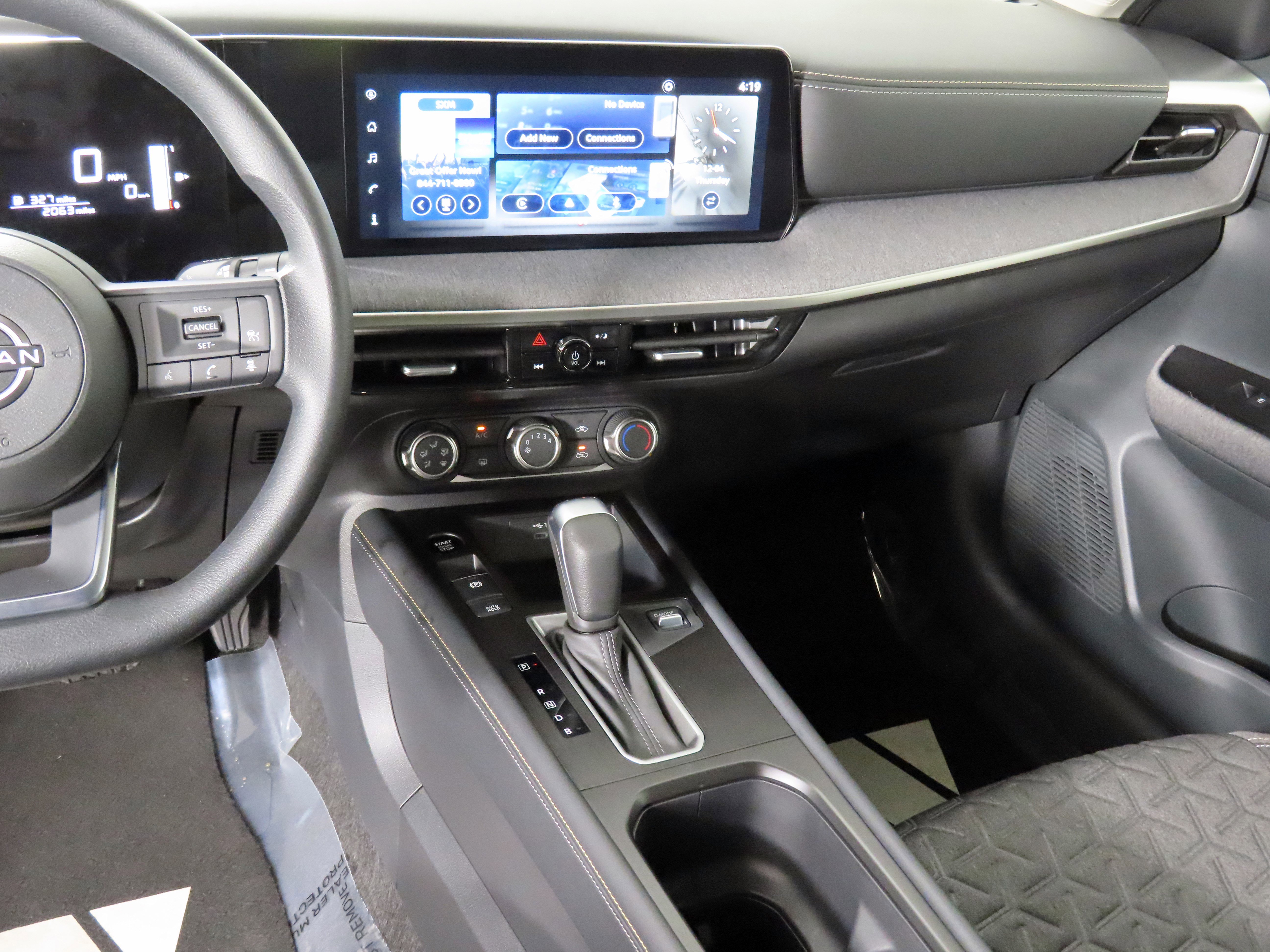 Certified 2025 Nissan Kicks SV w/ Illumination Package image 35