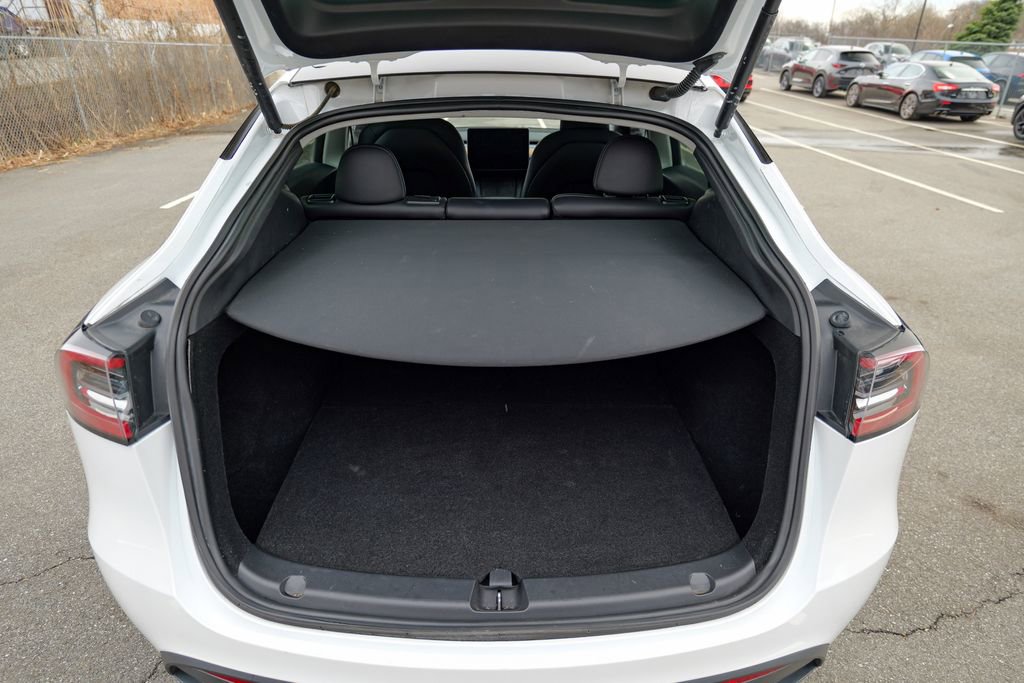 Used 2024 Tesla Model Y Long Range image 52