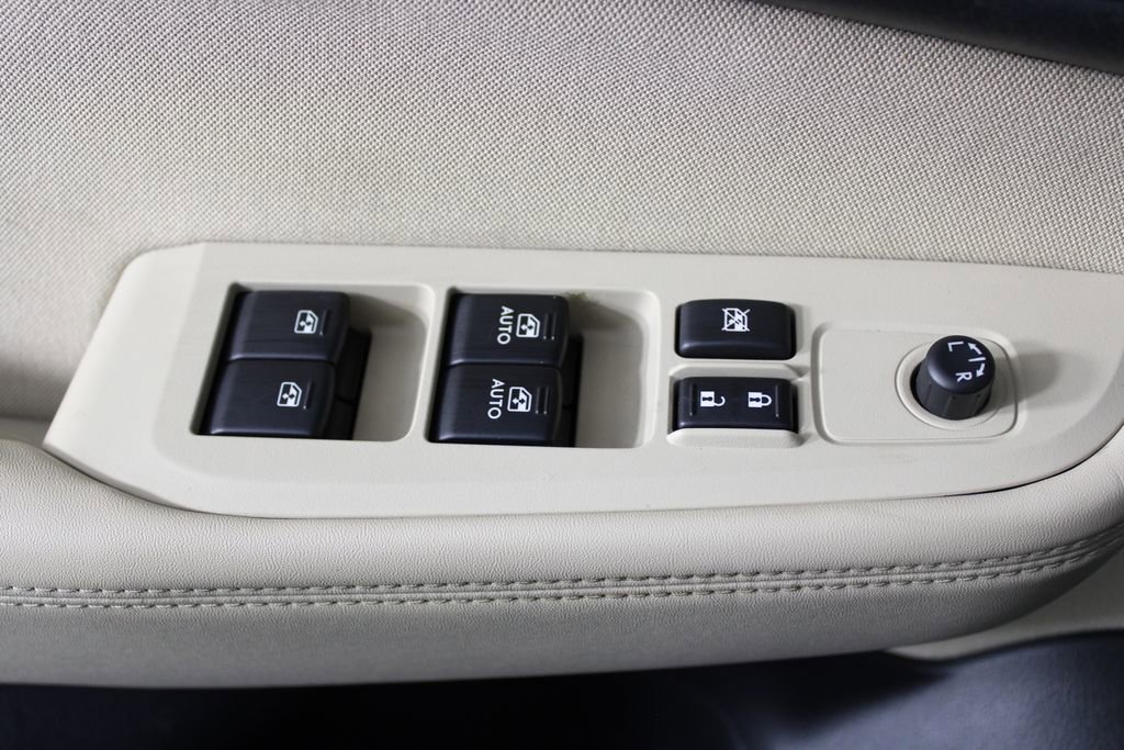 Used 2017 Subaru Outback 2.5i Premium image 23