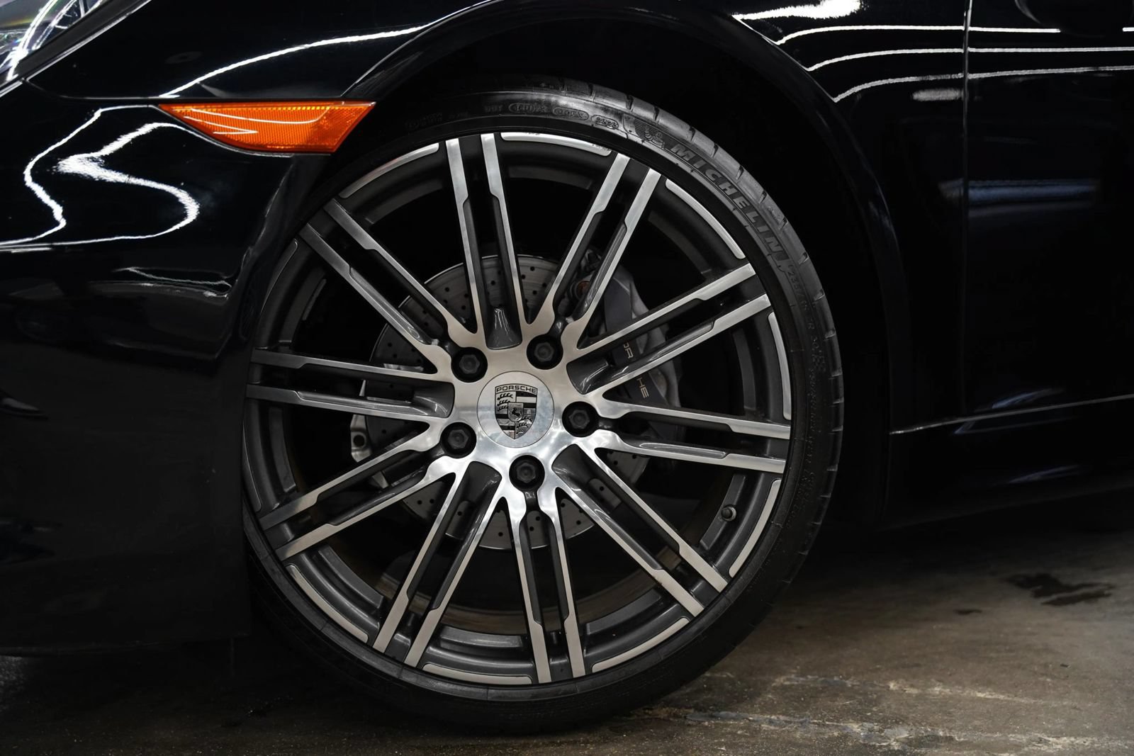 Used 2016 Porsche Cayman RWD image 3