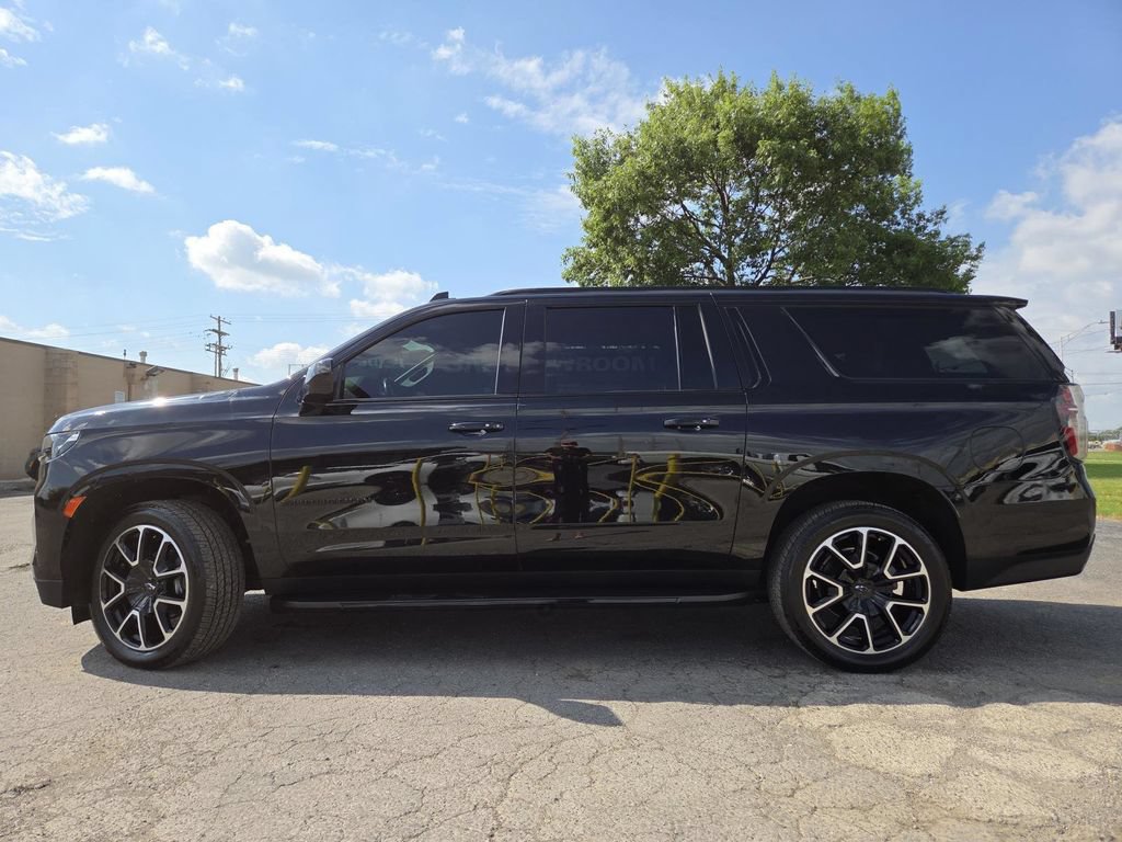 Used 2023 Chevrolet Suburban RST AWD/4WD image 18