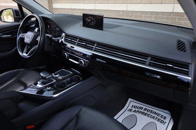 Used 2018 Audi Q7 3.0T Prestige w/ Prestige Package AWD/4WD image 32