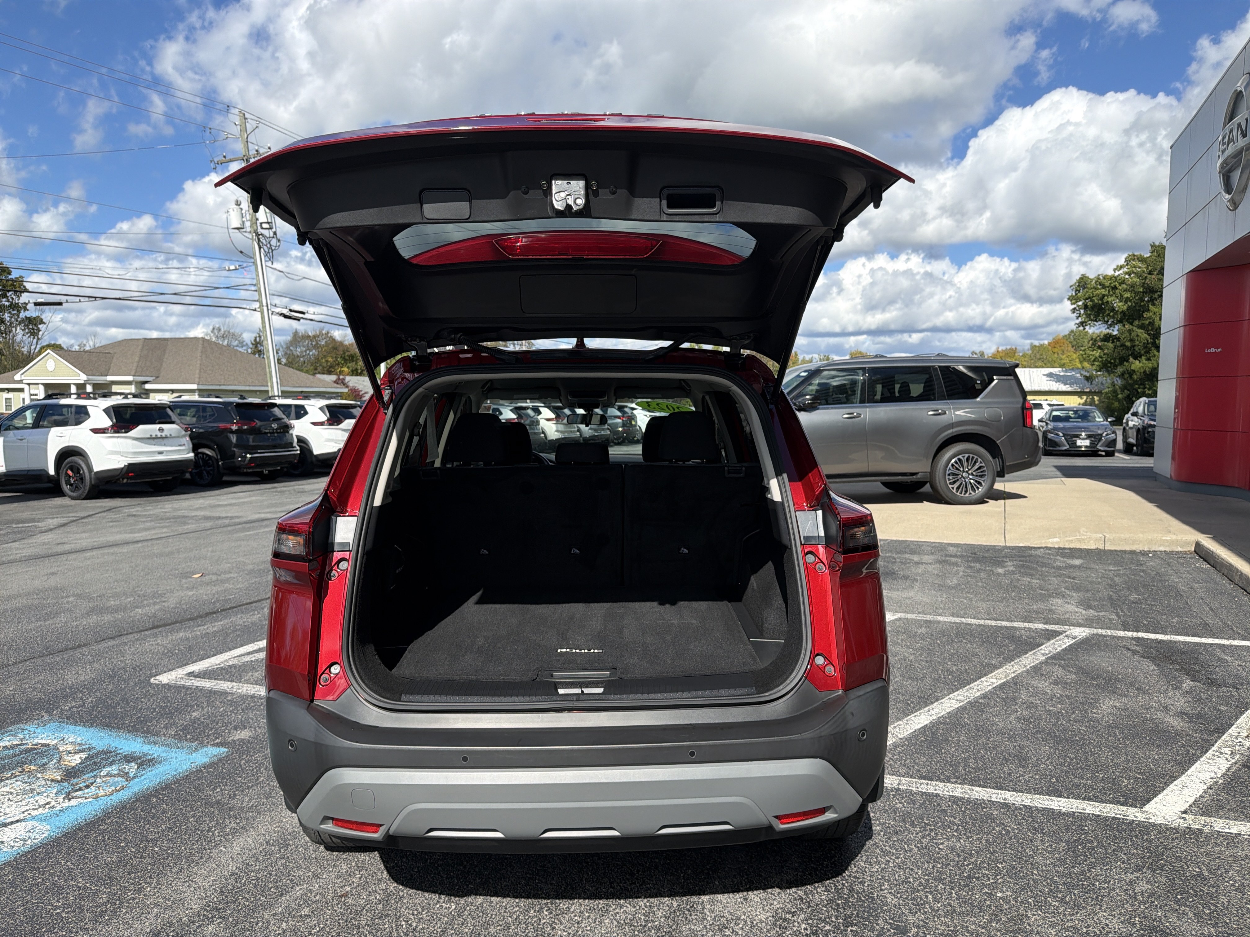 Certified 2023 Nissan Rogue SV AWD/4WD image 7