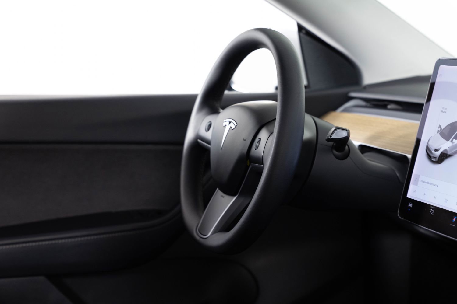 Used 2021 Tesla Model Y Long Range image 26