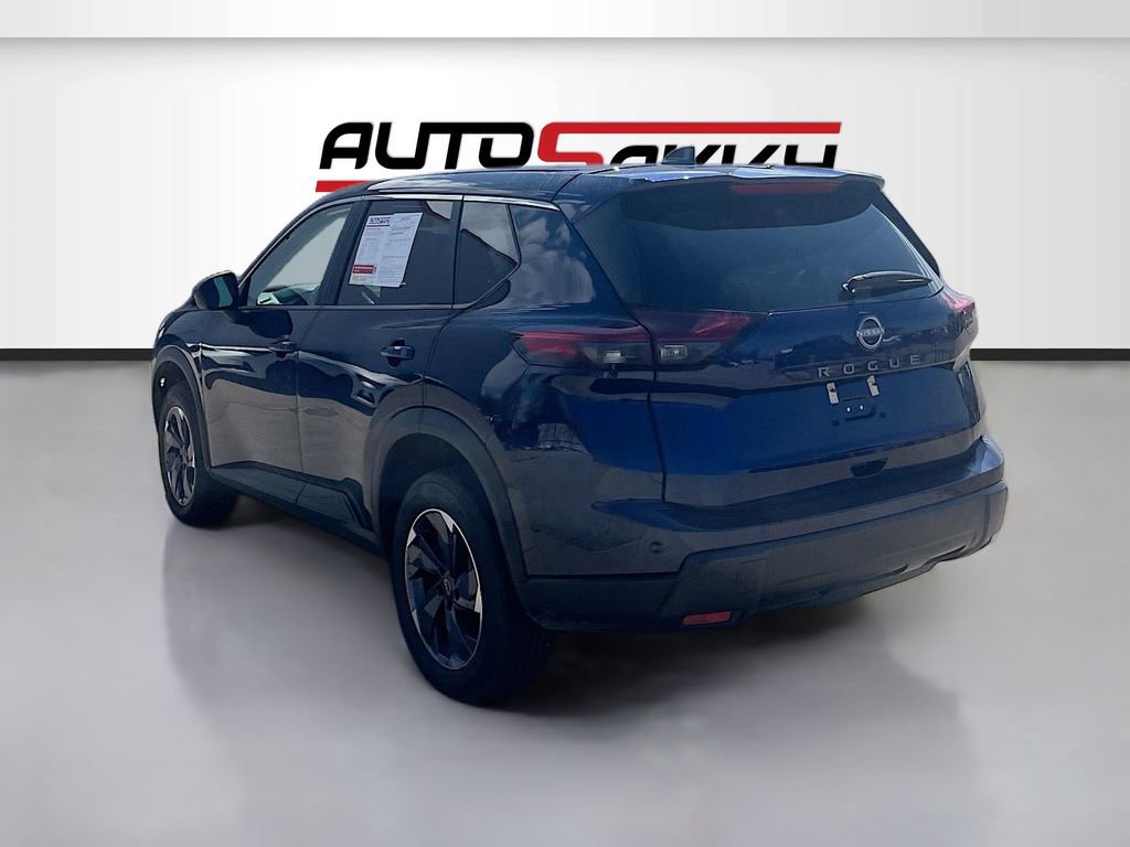 Used 2026 Nissan Rogue SV image 5