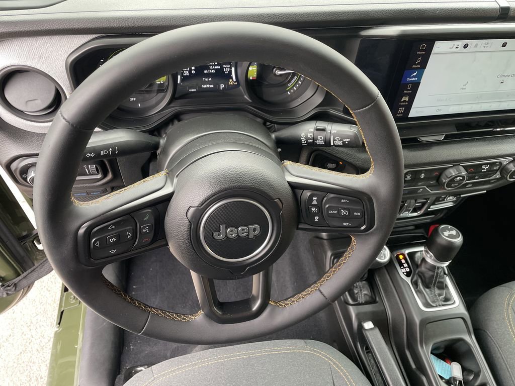 Used 2024 Jeep Wrangler Unlimited w/ Convenience Group image 16
