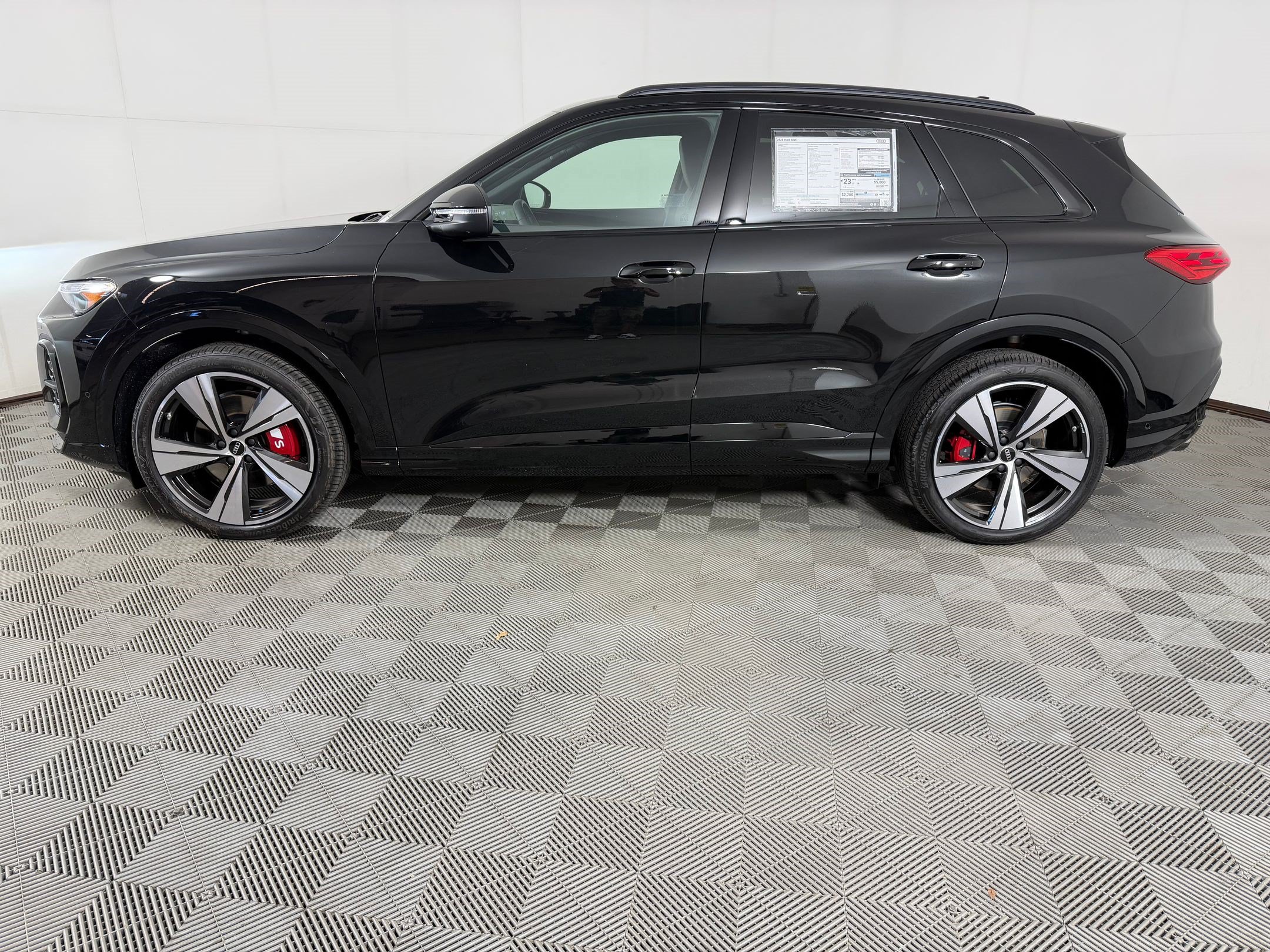 New 2026 Audi SQ5 Premium Plus AWD/4WD image 2