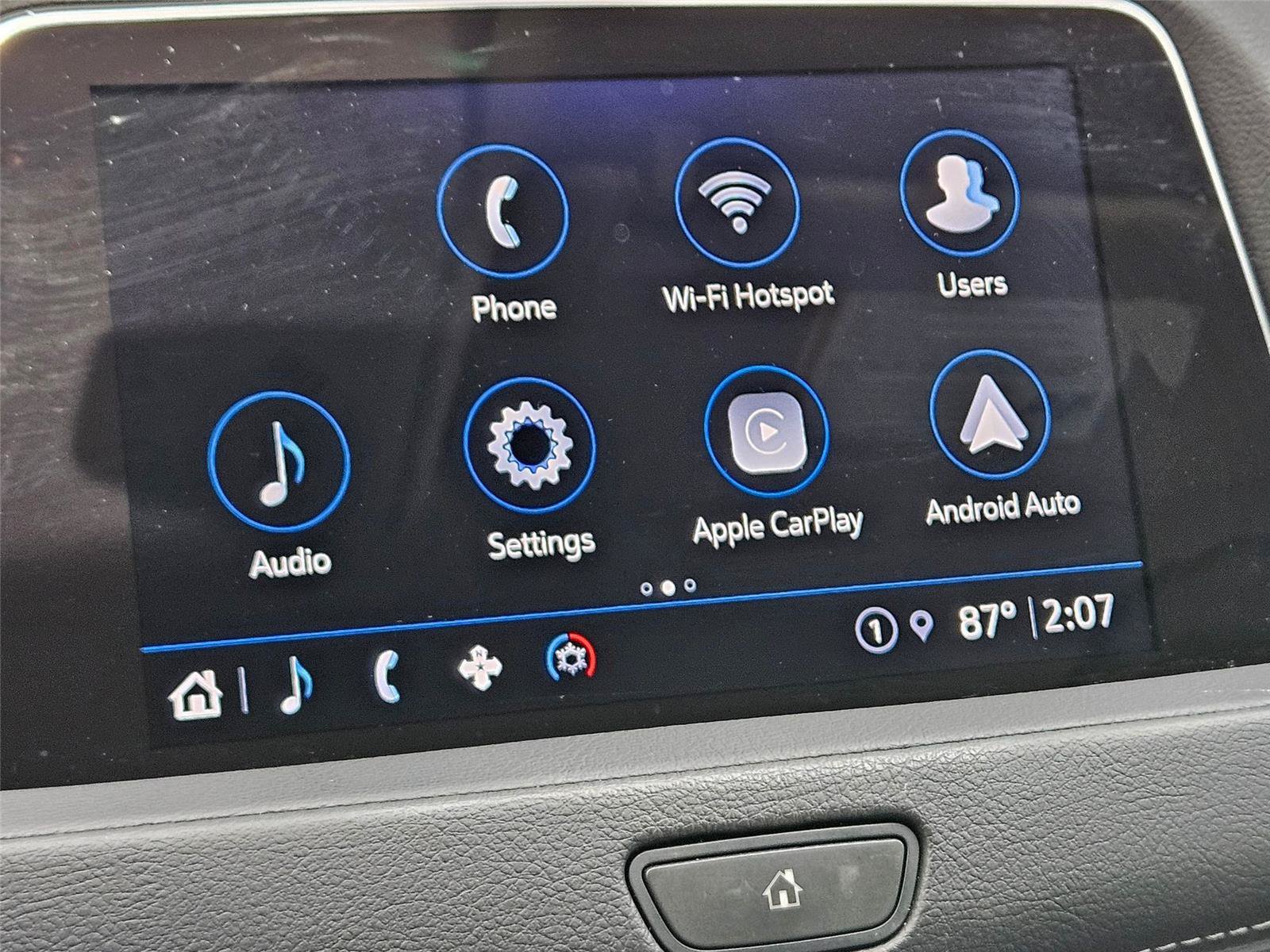 Used 2023 Cadillac XT4 Luxury w/ Cold Weather Package FWD image 17