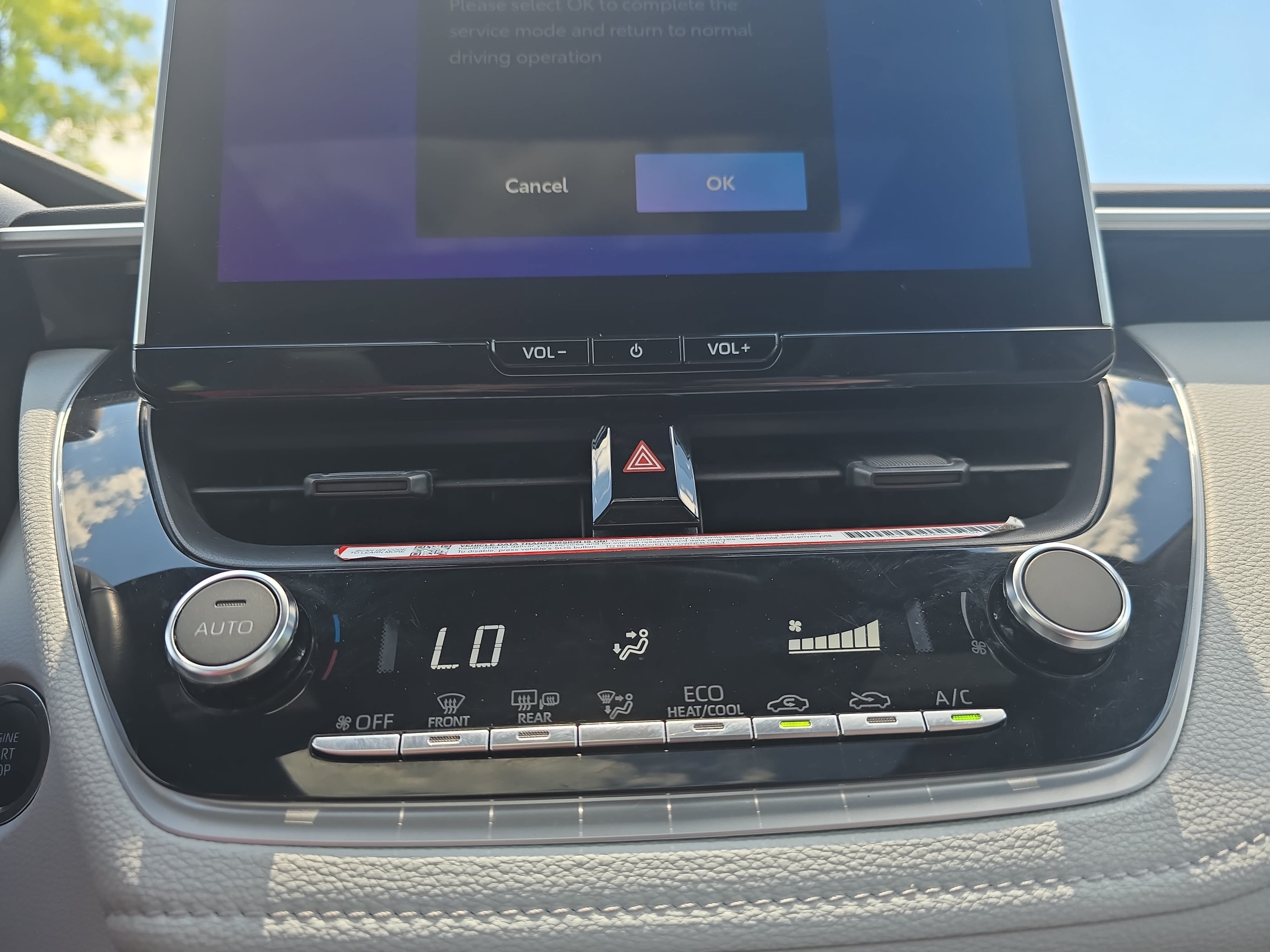 Certified 2025 Toyota Corolla SE w/ SE Premium Package FWD image 20