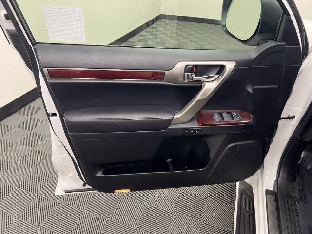 Used 2017 Lexus GX 460 AWD/4WD image 9