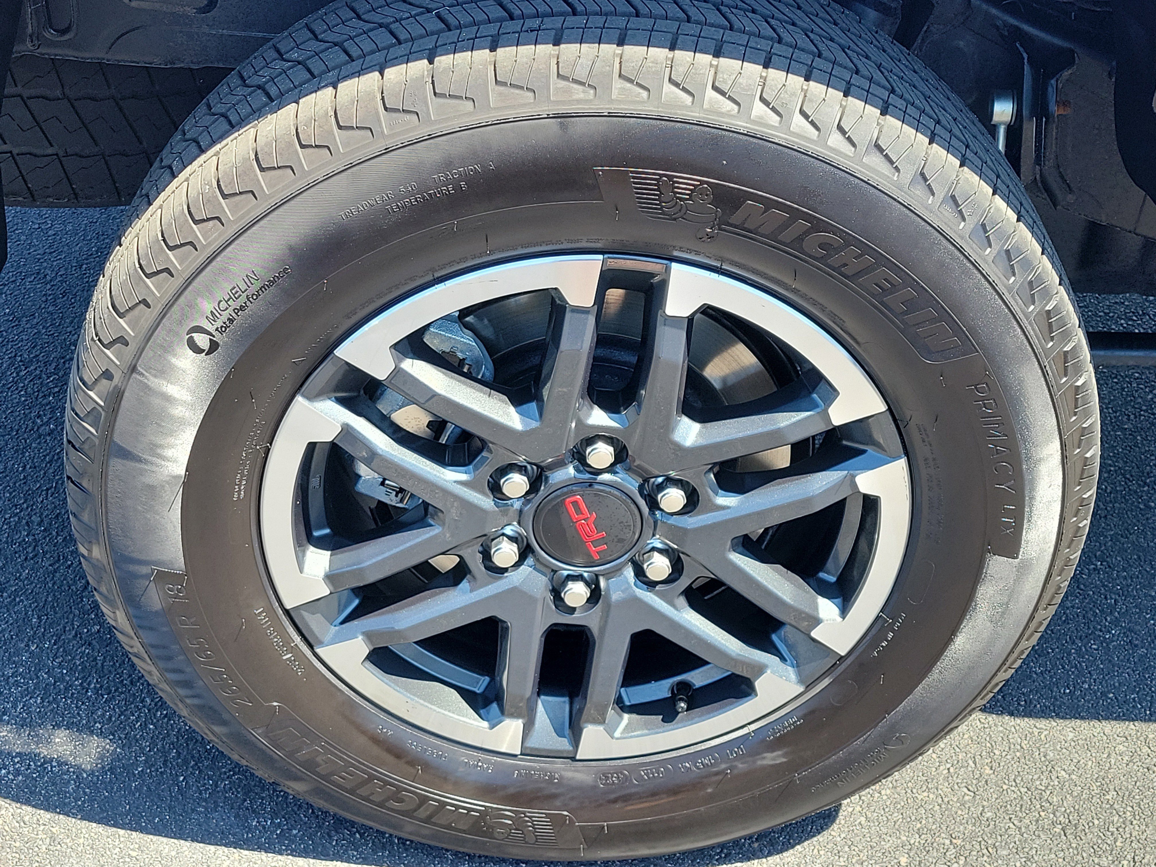 Used 2025 Toyota Tacoma TRD Sport image 11