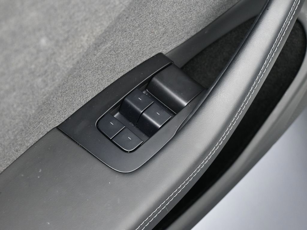 Used 2024 Tesla Model 3 Standard Range image 17