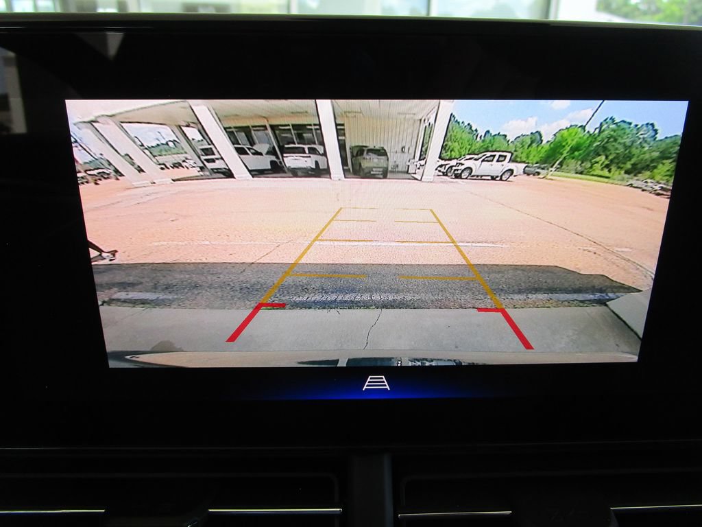 New 2026 Chevrolet Trax LT w/ Driver Confidence Package FWD image 39