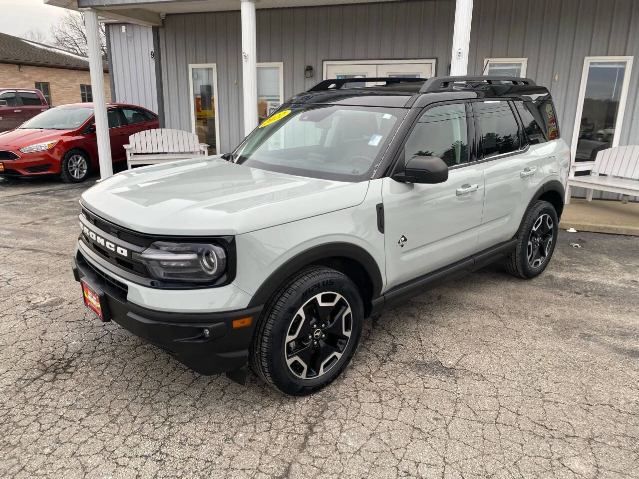 Used 2022 Ford Bronco Sport Outer Banks w/ Tech Package AWD/4WD image 2