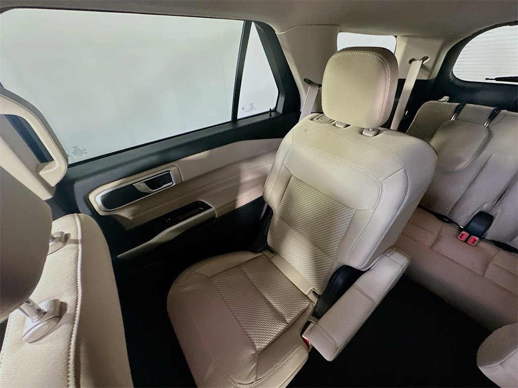 Used 2023 Ford Explorer XLT image 12