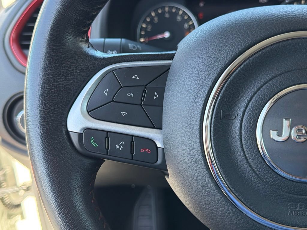 Used 2017 Jeep Renegade Trailhawk AWD/4WD image 25