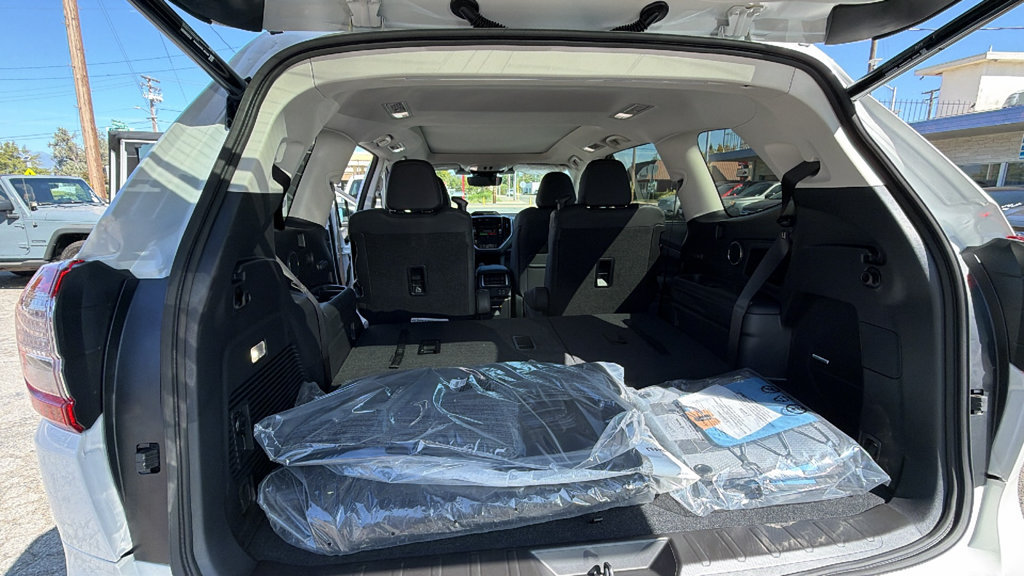 New 2026 Subaru Ascent Limited AWD/4WD image 13