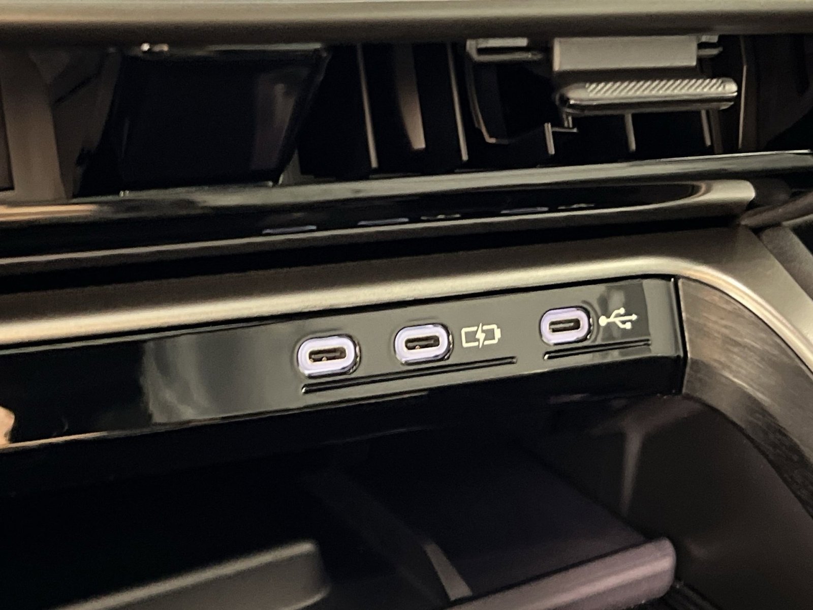 Used 2026 Lexus TX 550h AWD Plug-In Hybrid image 34