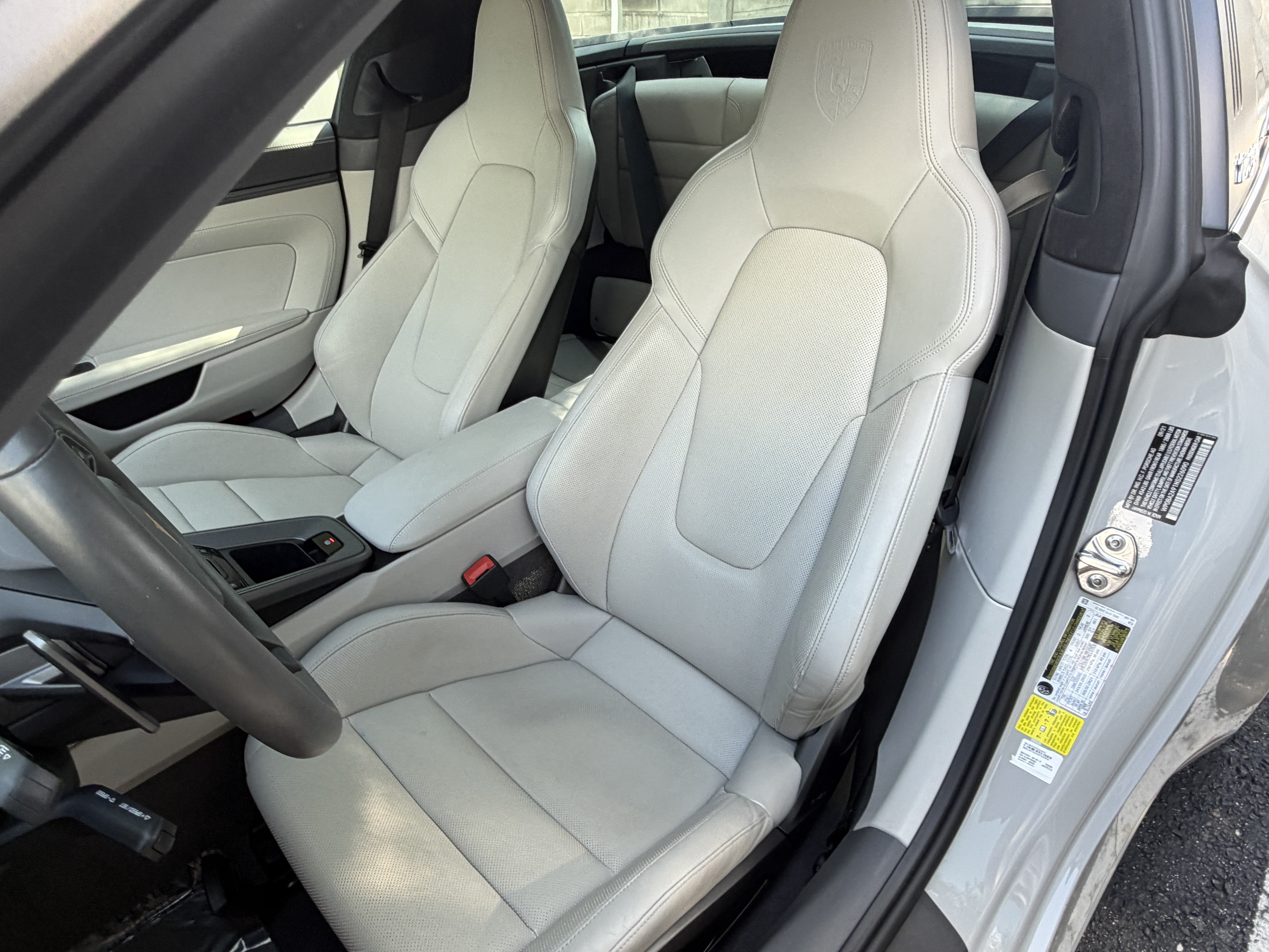 Certified 2022 Porsche 911 Targa 4 AWD/4WD image 5