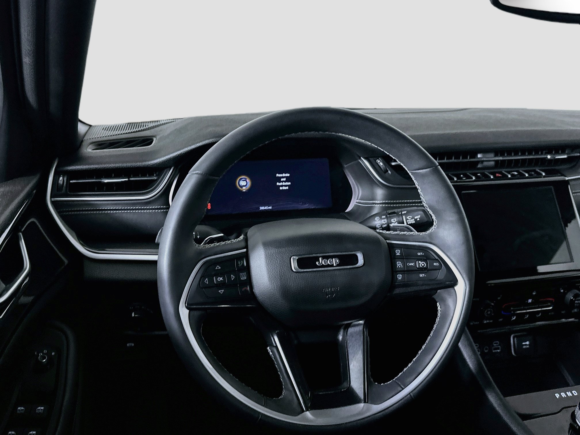 Used 2023 Jeep Grand Cherokee Altitude RWD image 18