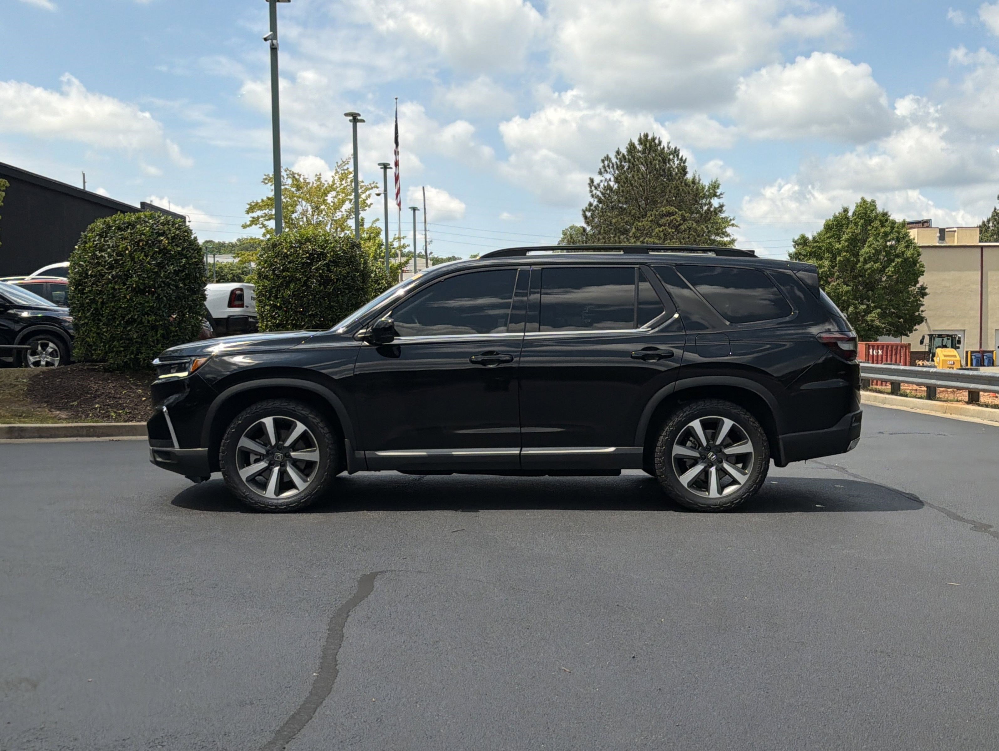 Used 2024 Honda Pilot Elite image 12