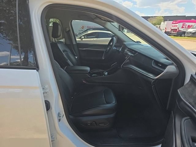 Used 2023 Jeep Grand Cherokee Limited w/ Luxury Tech Group II AWD/4WD image 7