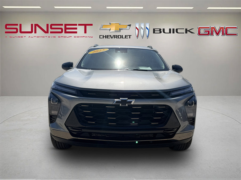Used 2025 Chevrolet Trax ACTIV w/ Sunroof Package FWD image 8