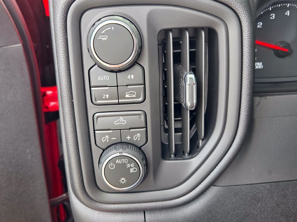 New 2026 Chevrolet Silverado 1500 Custom w/ Turbomax Blackout Package AWD/4WD image 27