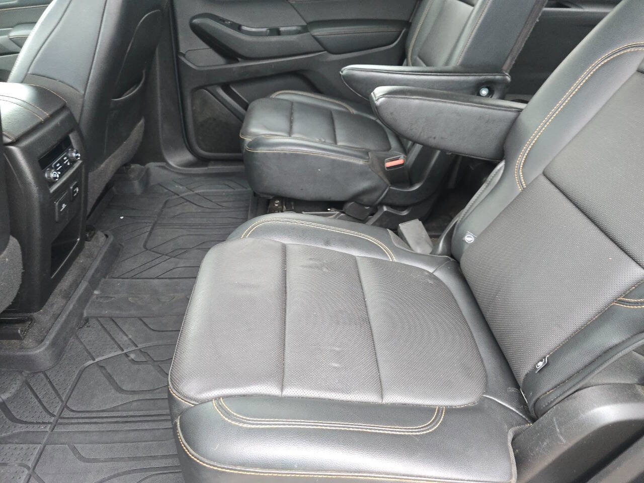 Used 2018 Chevrolet Traverse Premier w/ Driver Confidence II Package image 25