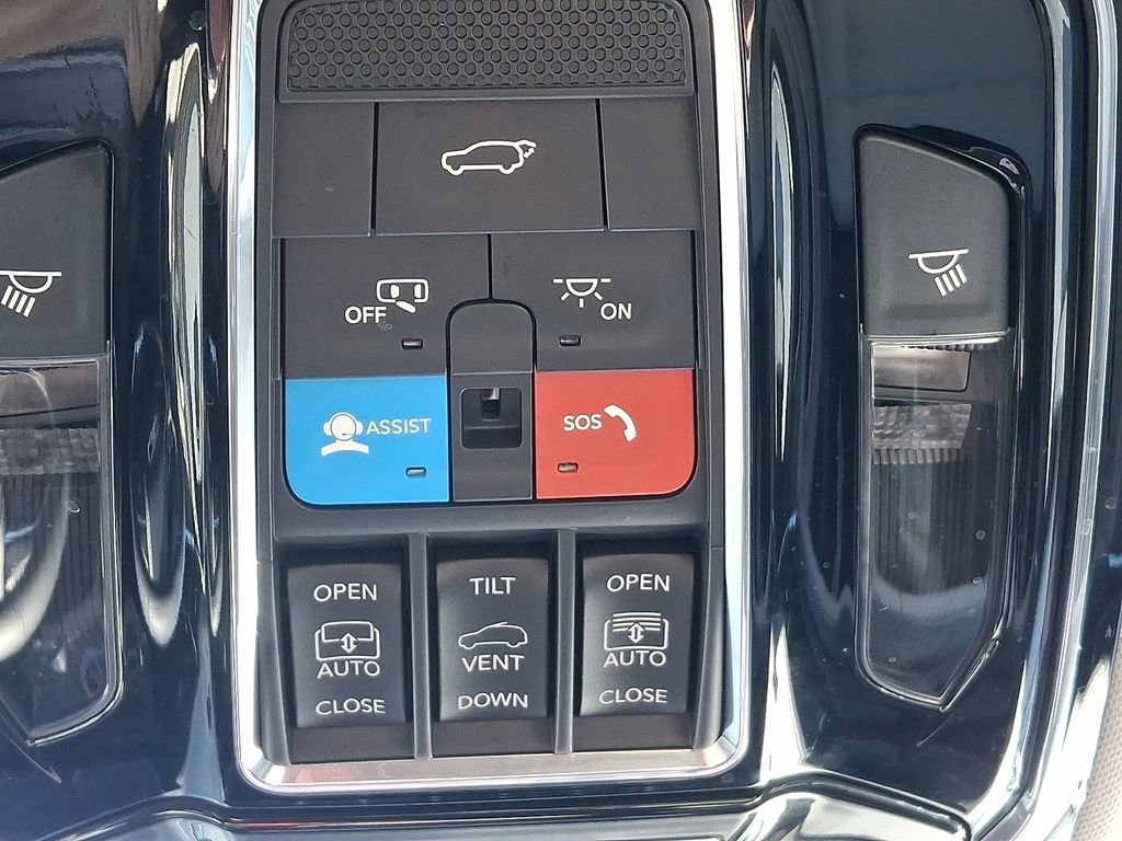 Used 2023 Jeep Grand Cherokee Overland image 32