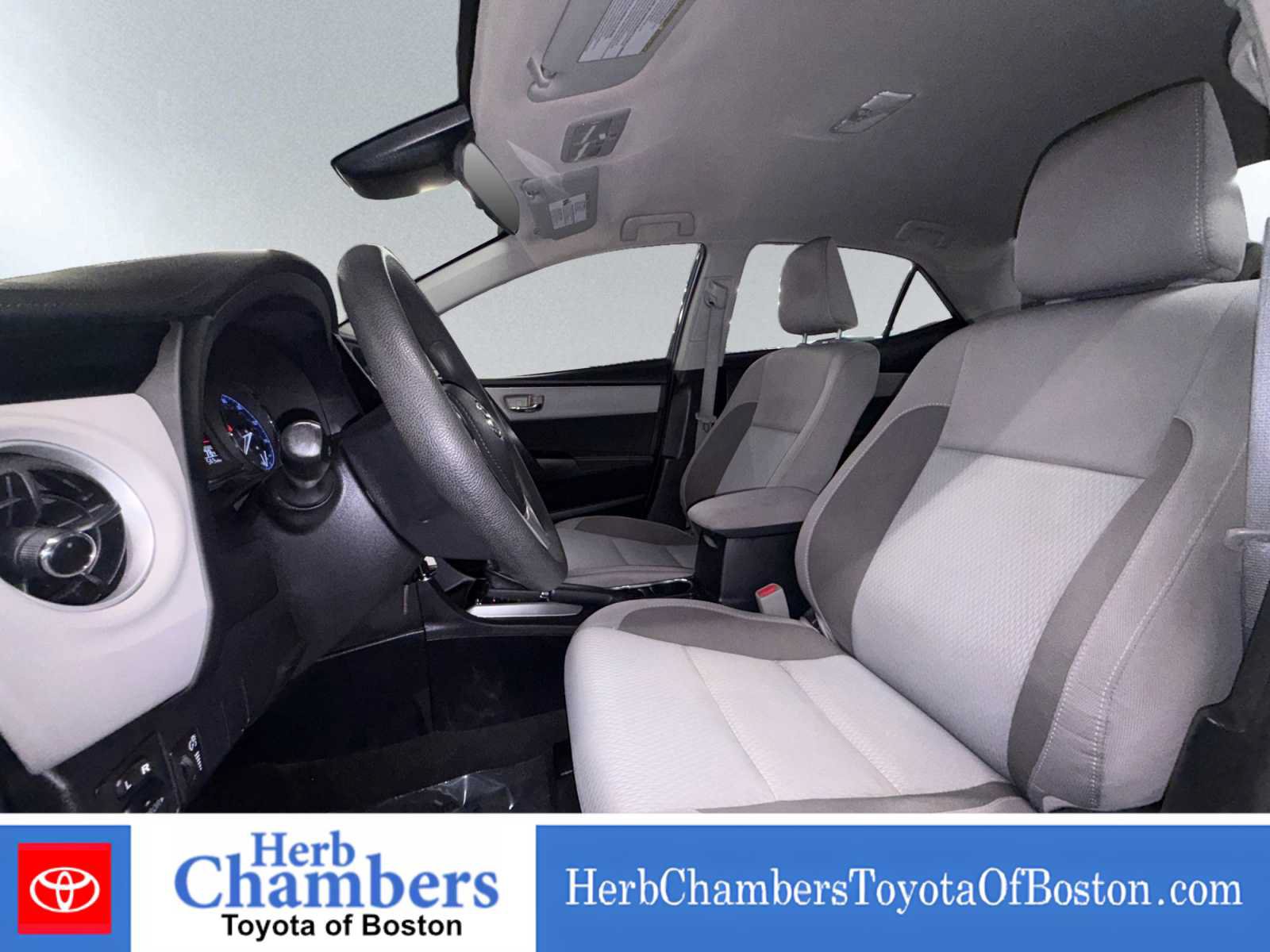 Used 2018 Toyota Corolla LE w/ Carpet Mat Package (TMS) FWD image 7