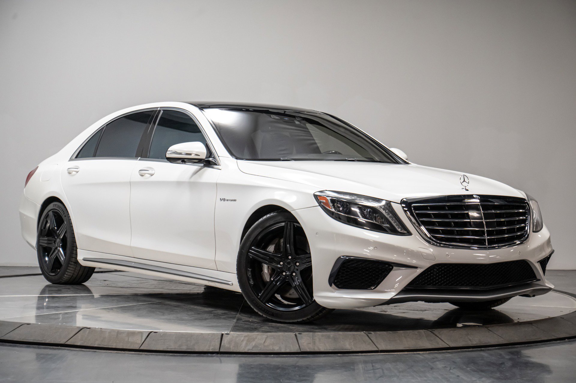 Used 2015 Mercedes-Benz S 63 AMG 4MATIC Sedan w/ Driver Assistance Package image 18