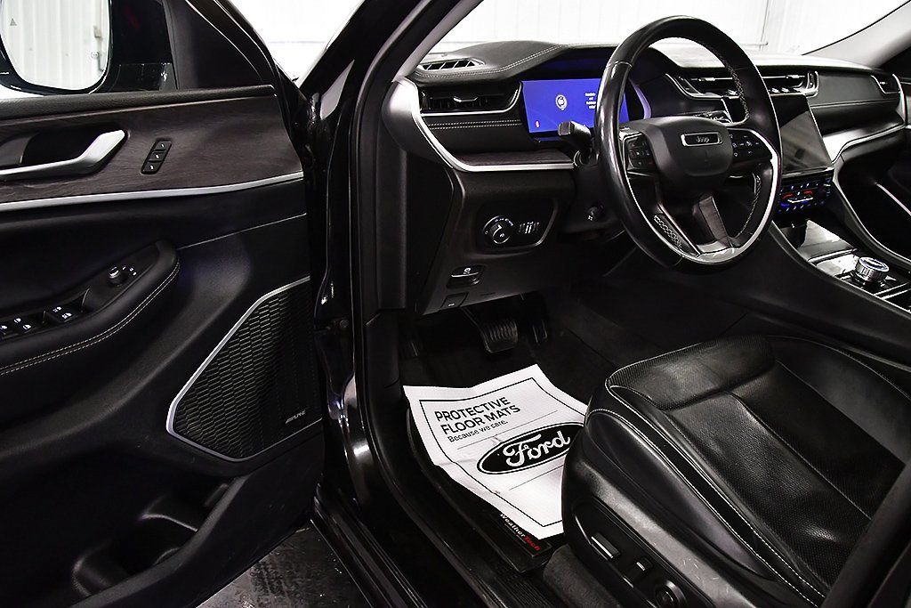 Used 2021 Jeep Grand Cherokee L Limited w/ Luxury Tech Group II image 14