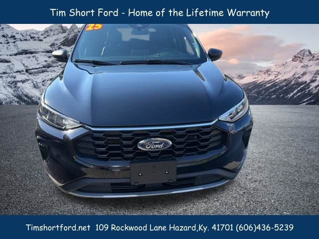 Used 2025 Ford Escape ST-Line image 3
