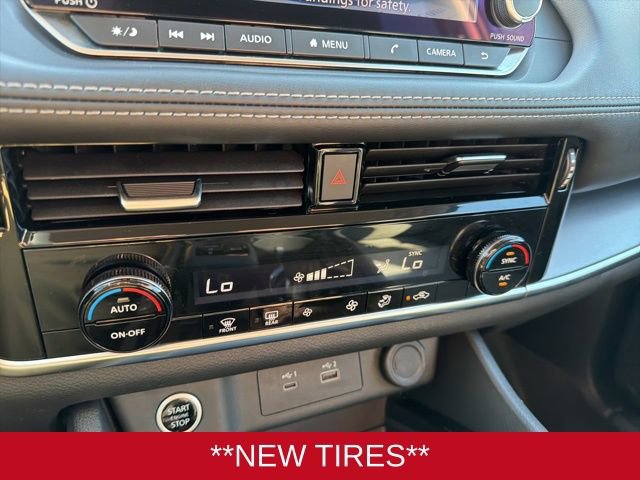 Used 2022 Nissan Rogue SV image 17