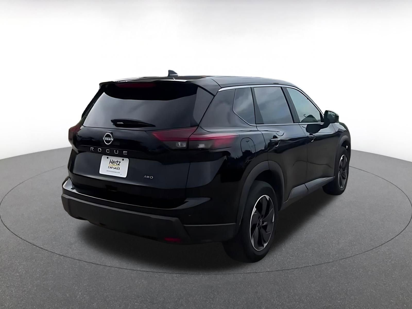 Used 2025 Nissan Rogue SV AWD/4WD image 14