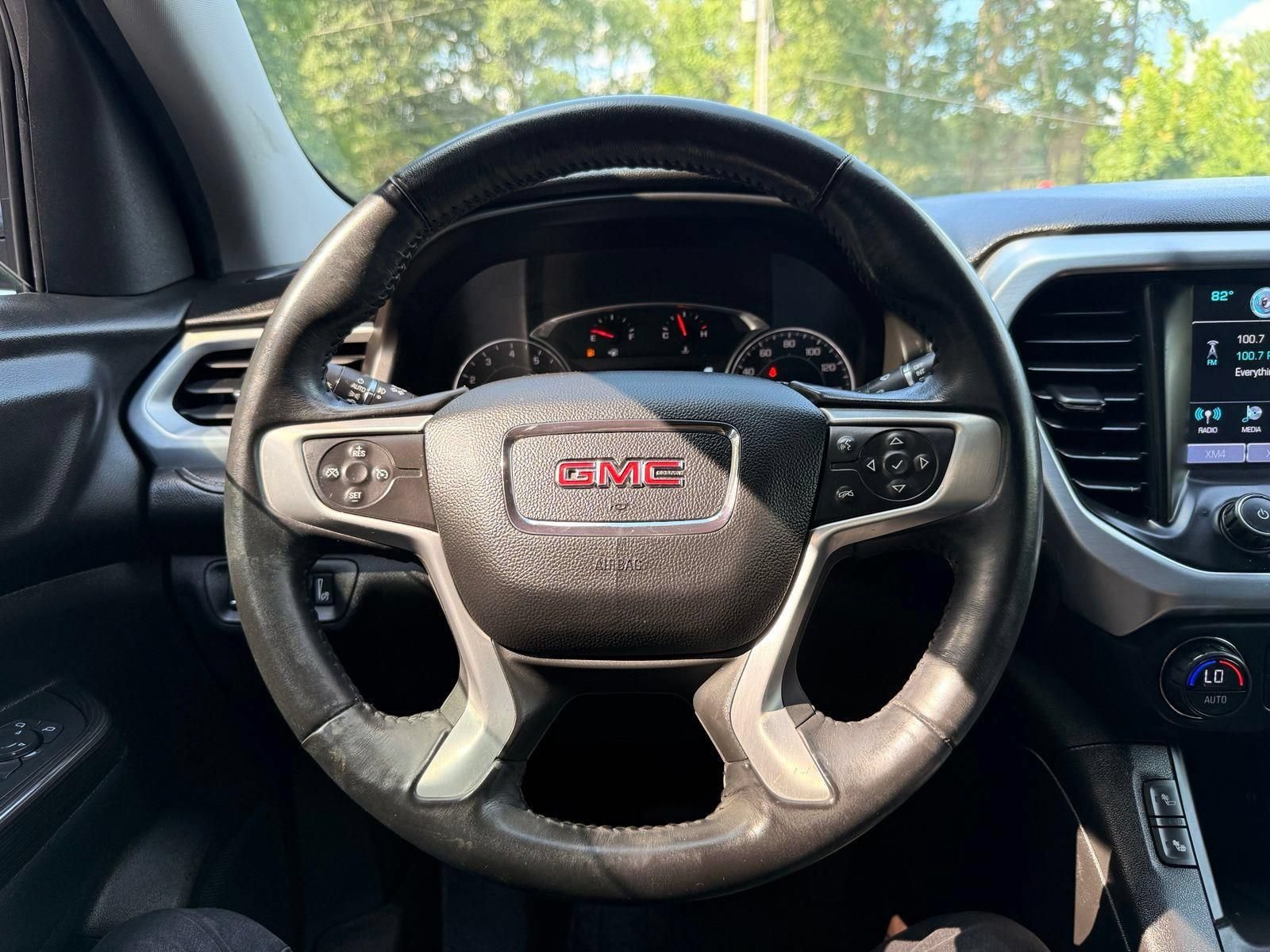 Used 2017 GMC Acadia SLT AWD/4WD image 38