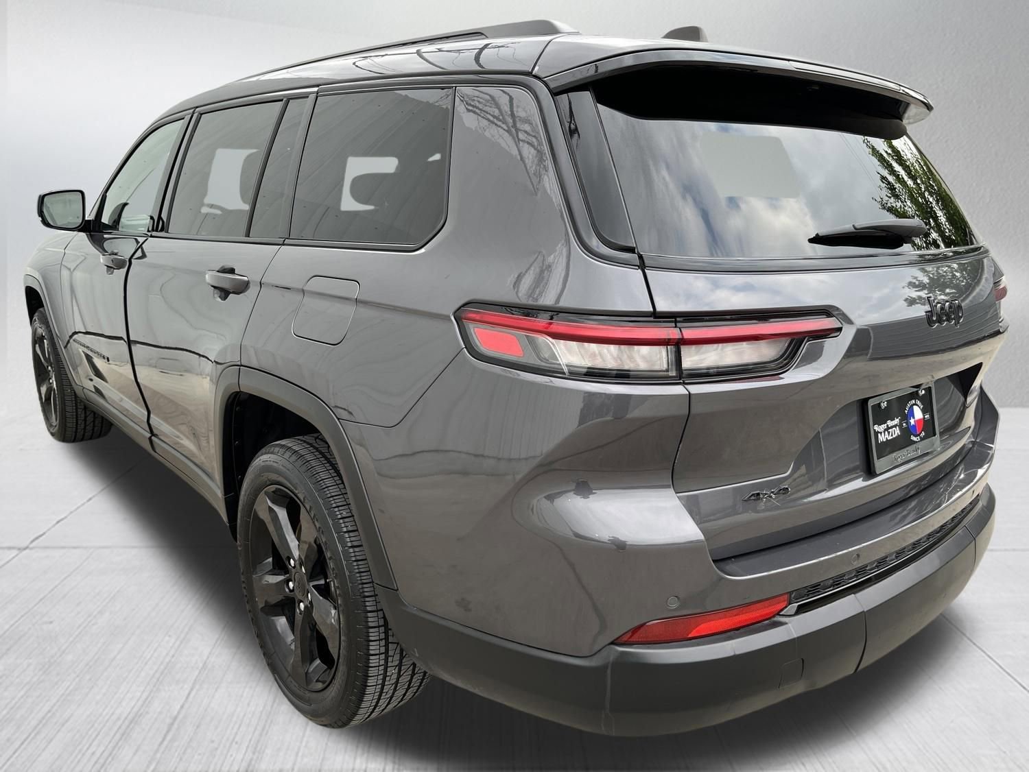 Used 2023 Jeep Grand Cherokee L Laredo AWD/4WD image 6