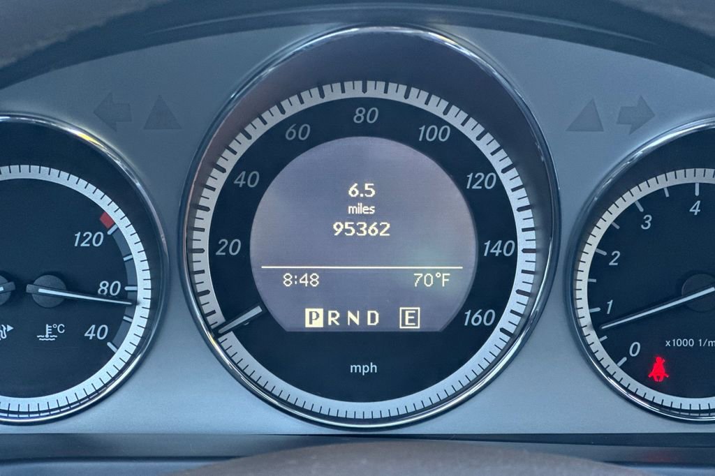 Used 2011 Mercedes-Benz C 300 Sedan image 27