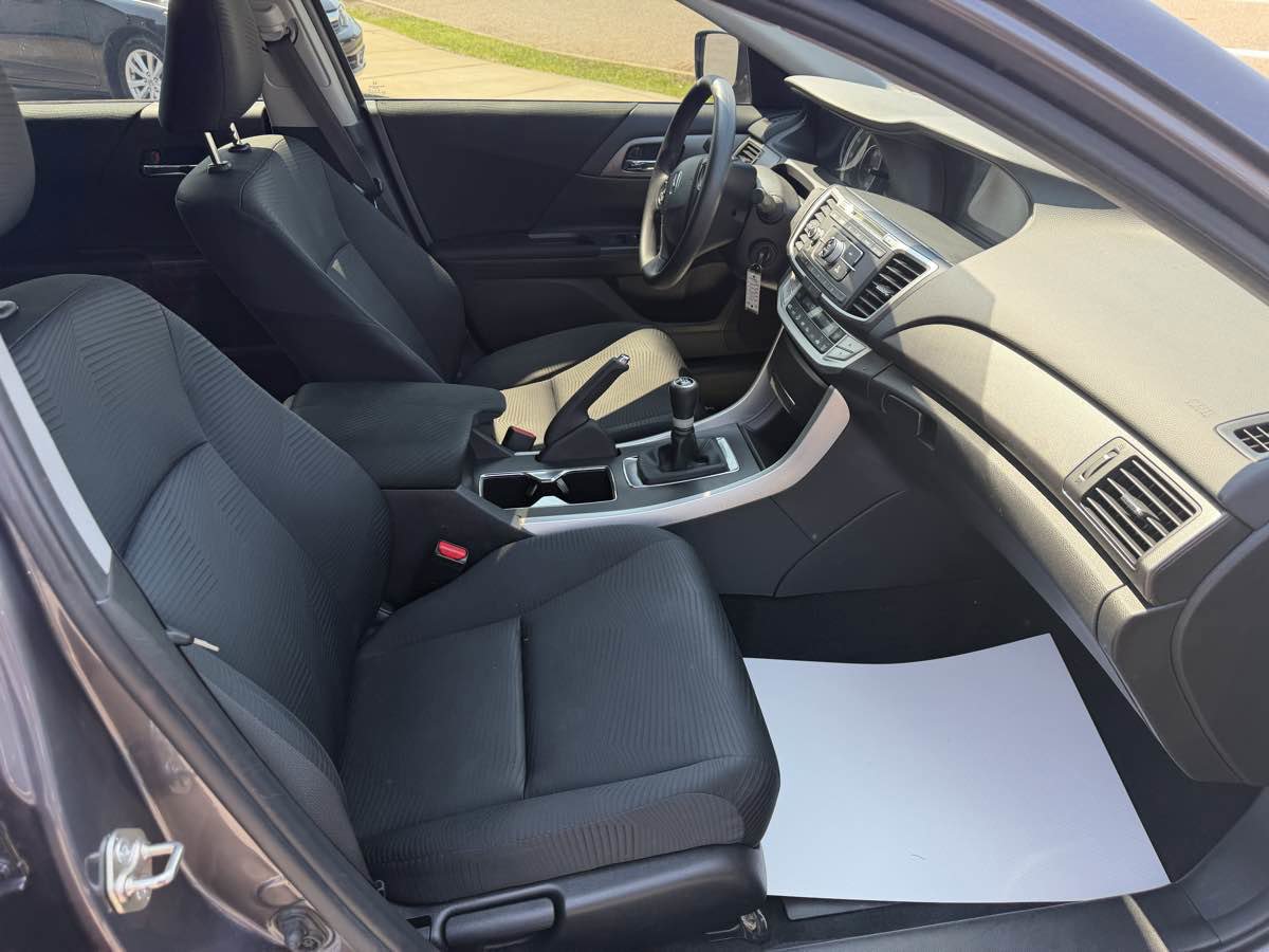 Used 2015 Honda Accord LX image 19