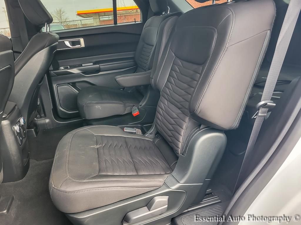 Used 2020 Ford Explorer XLT AWD/4WD image 12