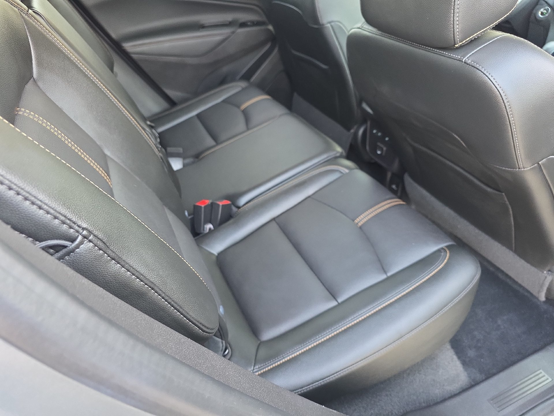 Used 2024 Chevrolet Equinox Premier FWD image 11