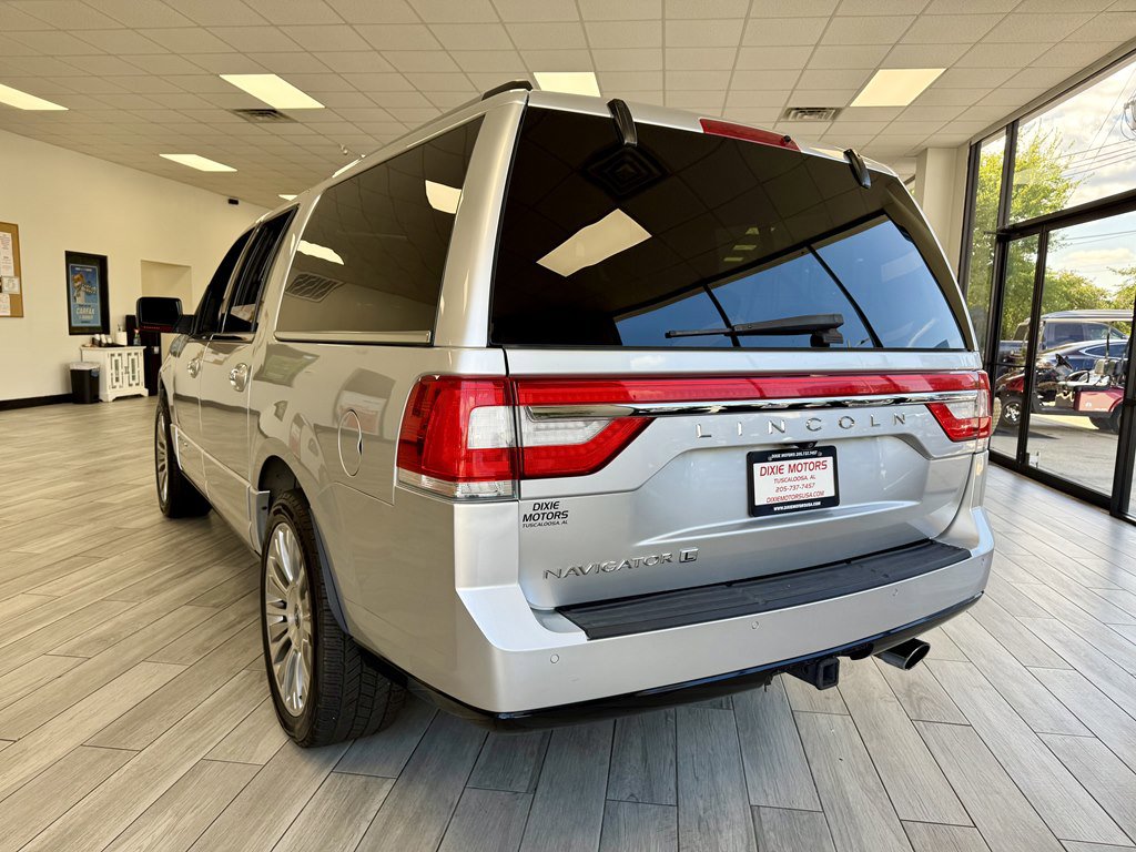 Used 2017 Lincoln Navigator L Reserve AWD/4WD image 7