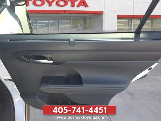 Used 2026 Toyota Highlander XLE AWD/4WD image 32