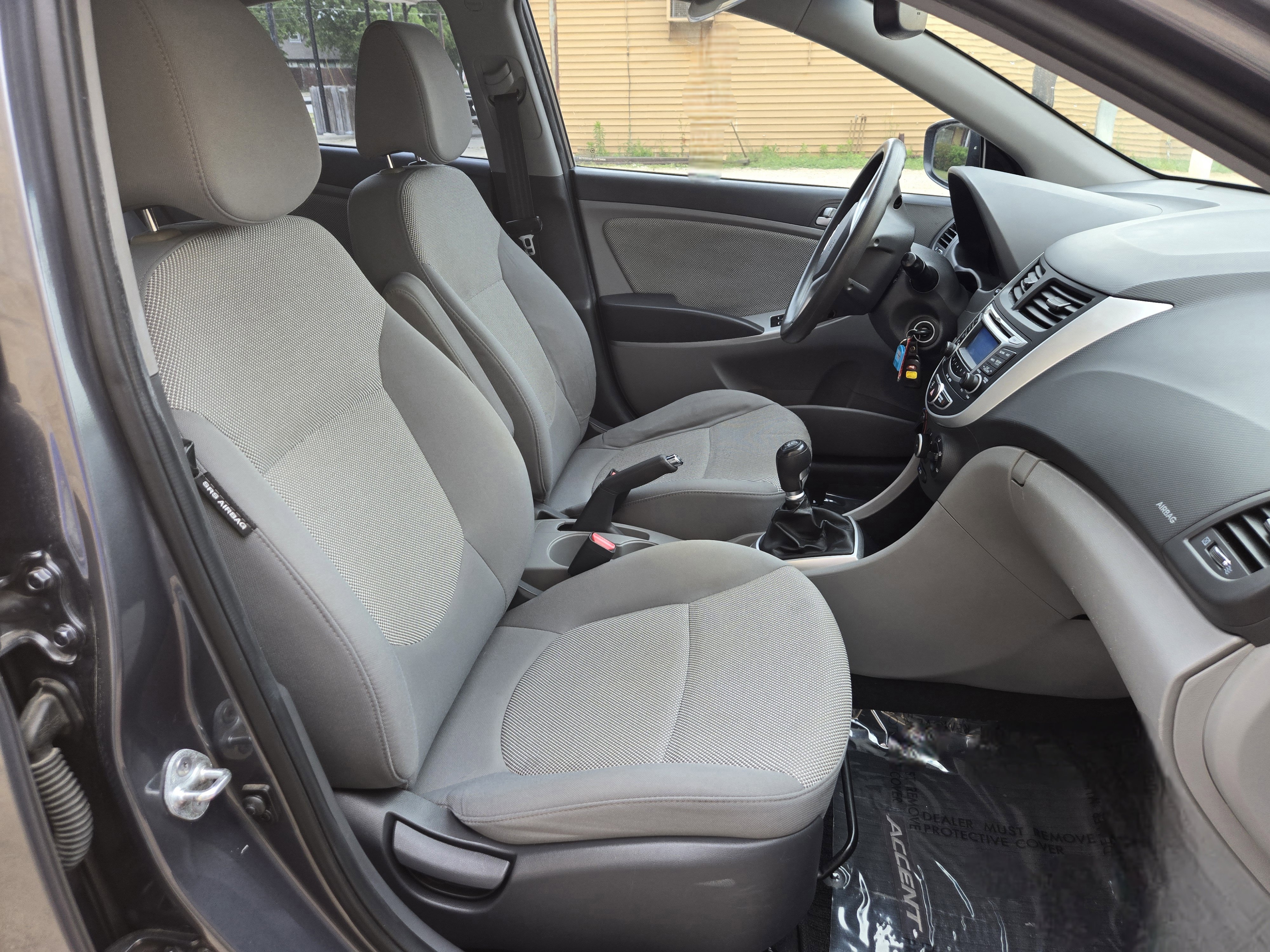 Used 2013 Hyundai Accent GLS image 9