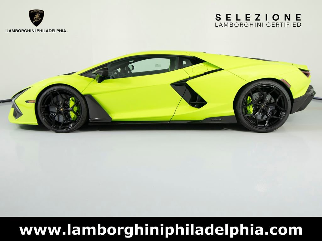 Used 2025 Lamborghini Revuelto image 8